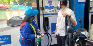 Giá Xăng Dầu Giảm Mạnh: Dầu Diesel Hạ Gần 2.000 Đồng/Lít