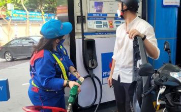 Giá Xăng Dầu Giảm Mạnh: Dầu Diesel Hạ Gần 2.000 Đồng/Lít