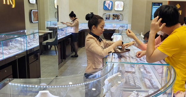 Giá vàng hôm nay 20-5: Đảo chiều giảm mạnh
