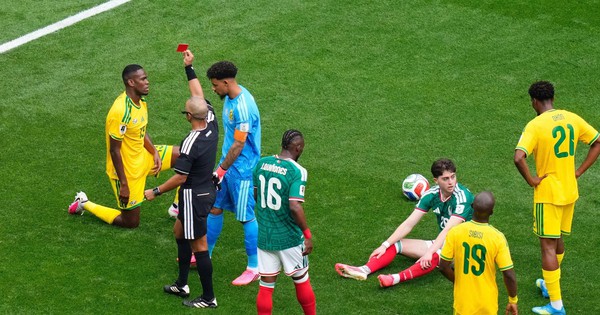 Mưa Thẻ Đỏ Ngày Khai Mạc World Cup 2026: Đừng Vội Trách Trọng Tài