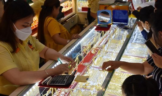 Giá Vàng Hôm Nay 12-6: Bất Ngờ Đảo Chiều Tăng Vọt