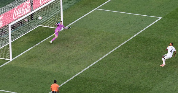 Đức lần đầu gục ngã ở loạt luân lưu 11m tại World Cup