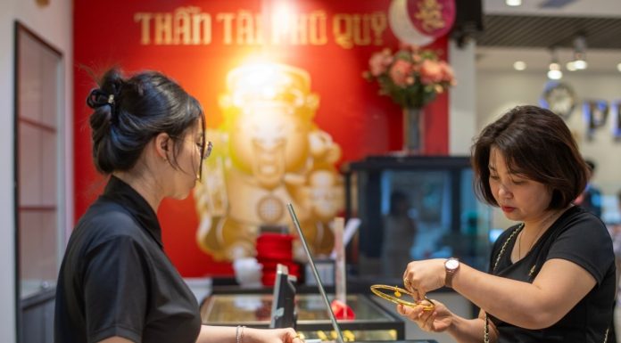 Giá vàng hôm nay 6/7: Tiếp đà hồi phục giữa bối cảnh đồng USD suy yếu