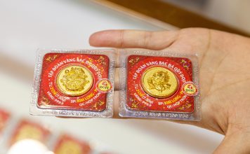 Giá vàng hôm nay 21/8: Tiếp tục duy trì ở ngưỡng cao